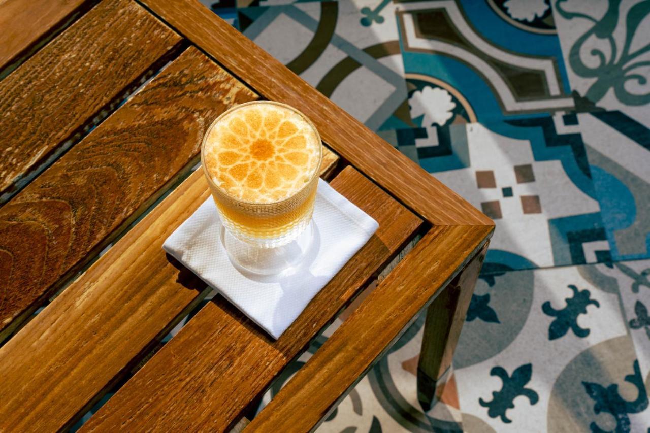 Kimpton Seafire Resort + Spa By Ihg West Bay Esterno foto