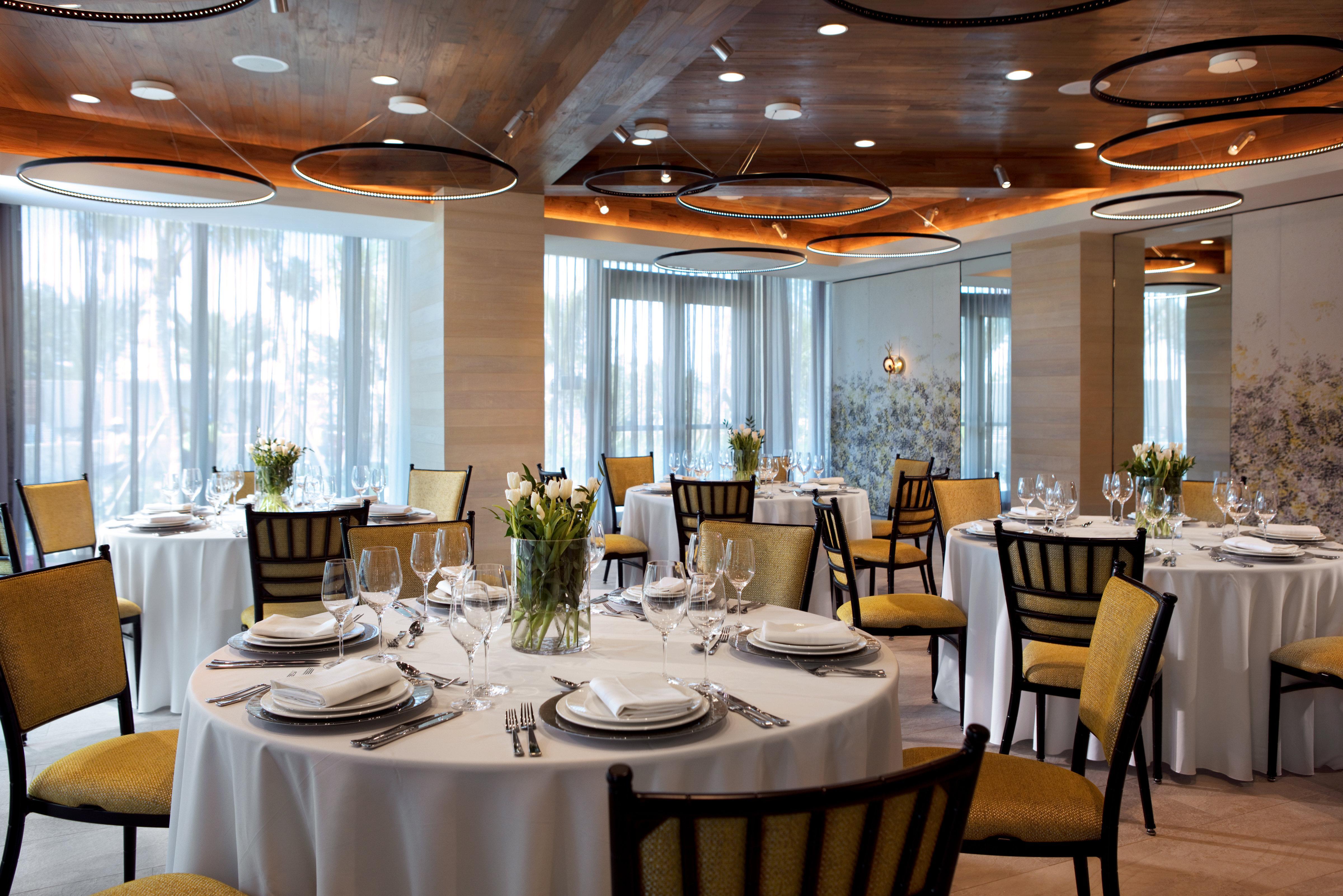 Kimpton Seafire Resort + Spa By Ihg West Bay Esterno foto