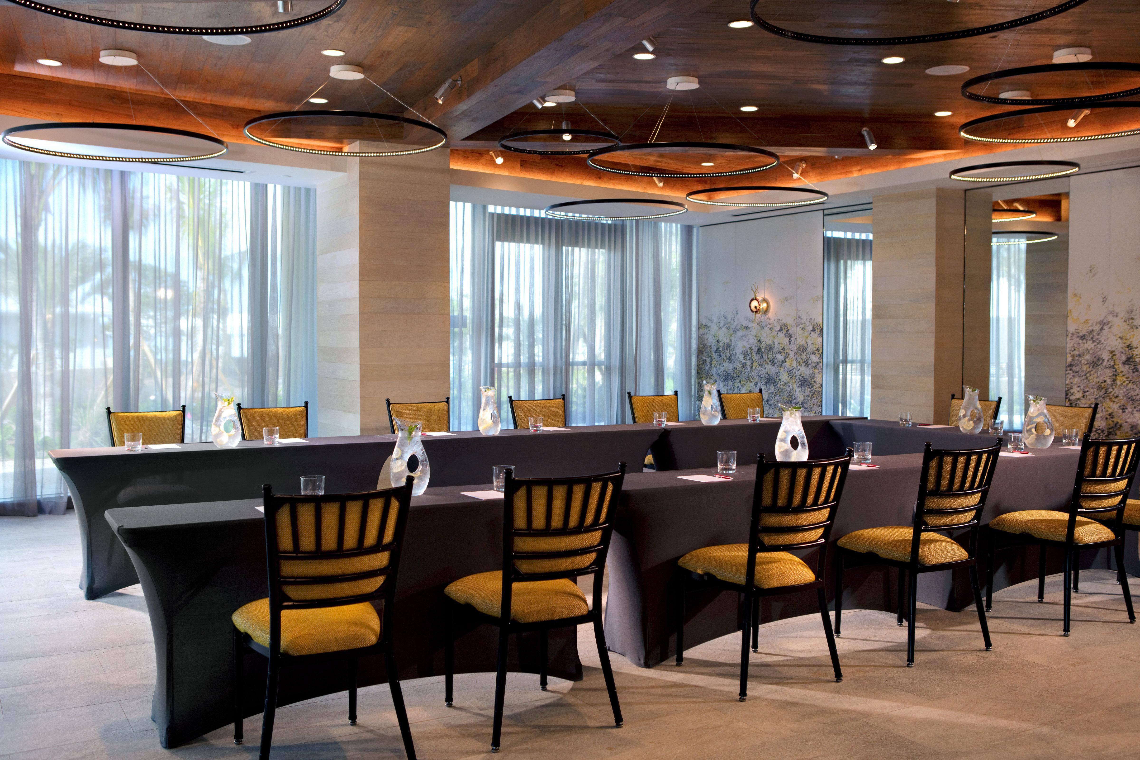 Kimpton Seafire Resort + Spa By Ihg West Bay Esterno foto