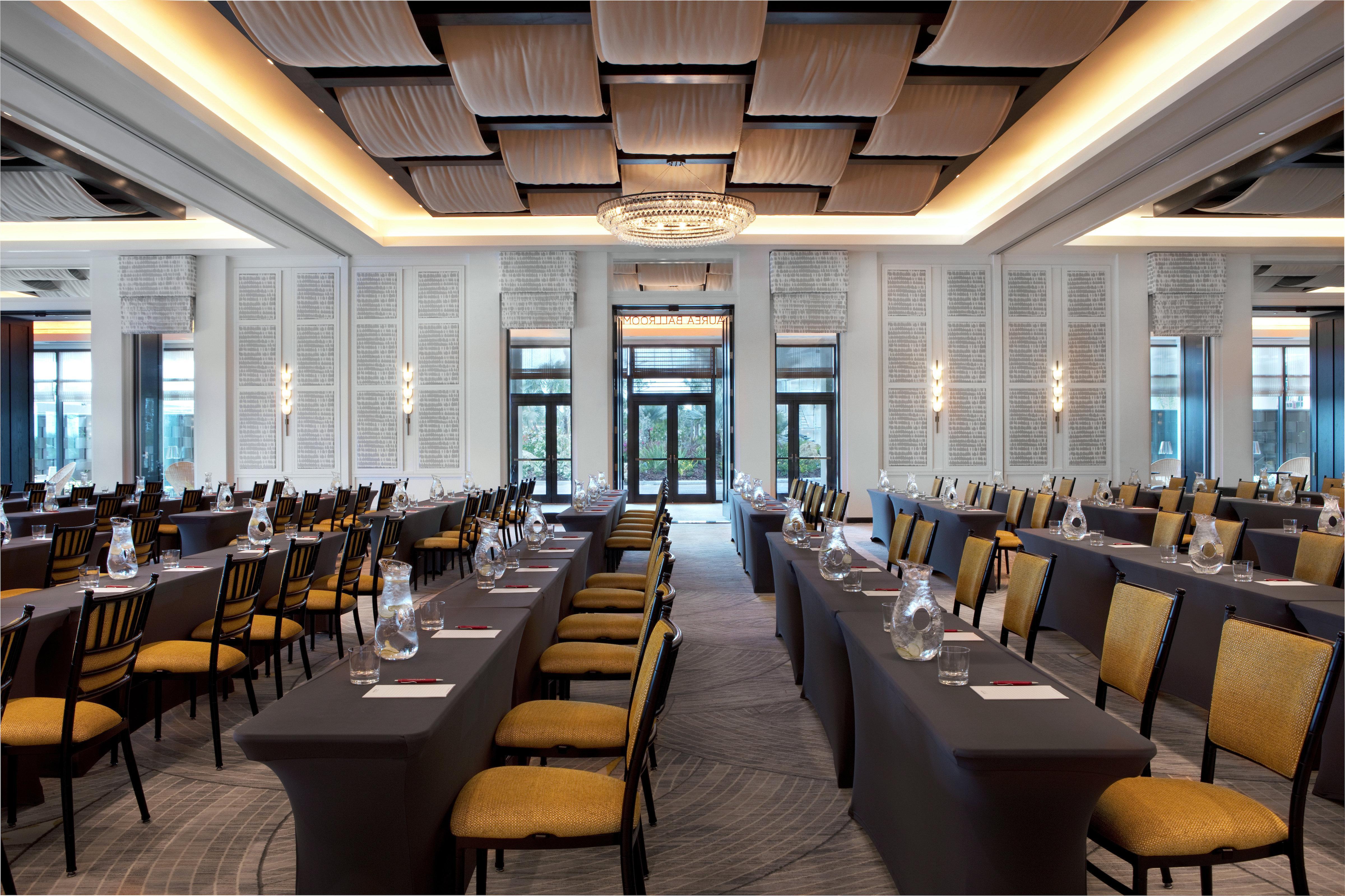 Kimpton Seafire Resort + Spa By Ihg West Bay Esterno foto