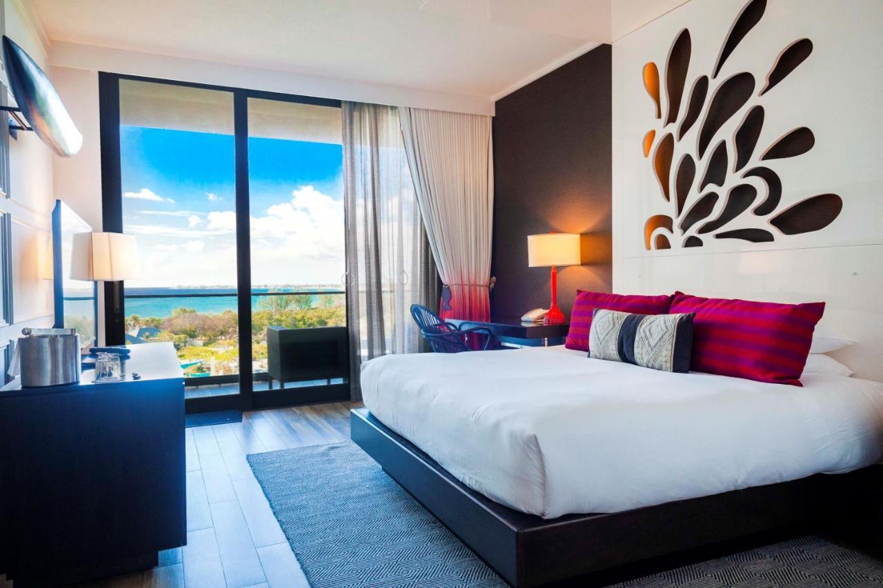 Kimpton Seafire Resort + Spa By Ihg West Bay Esterno foto