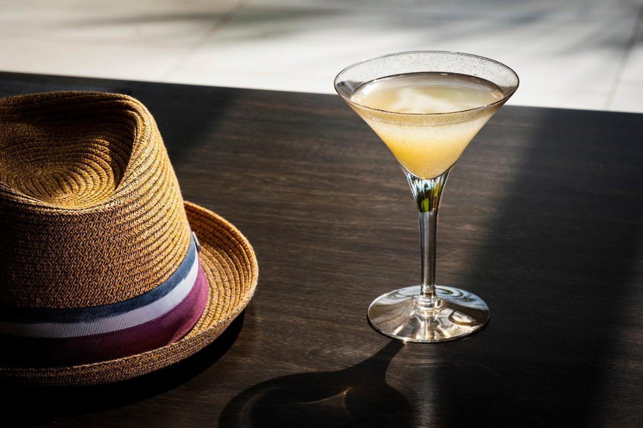 Kimpton Seafire Resort + Spa By Ihg West Bay Esterno foto